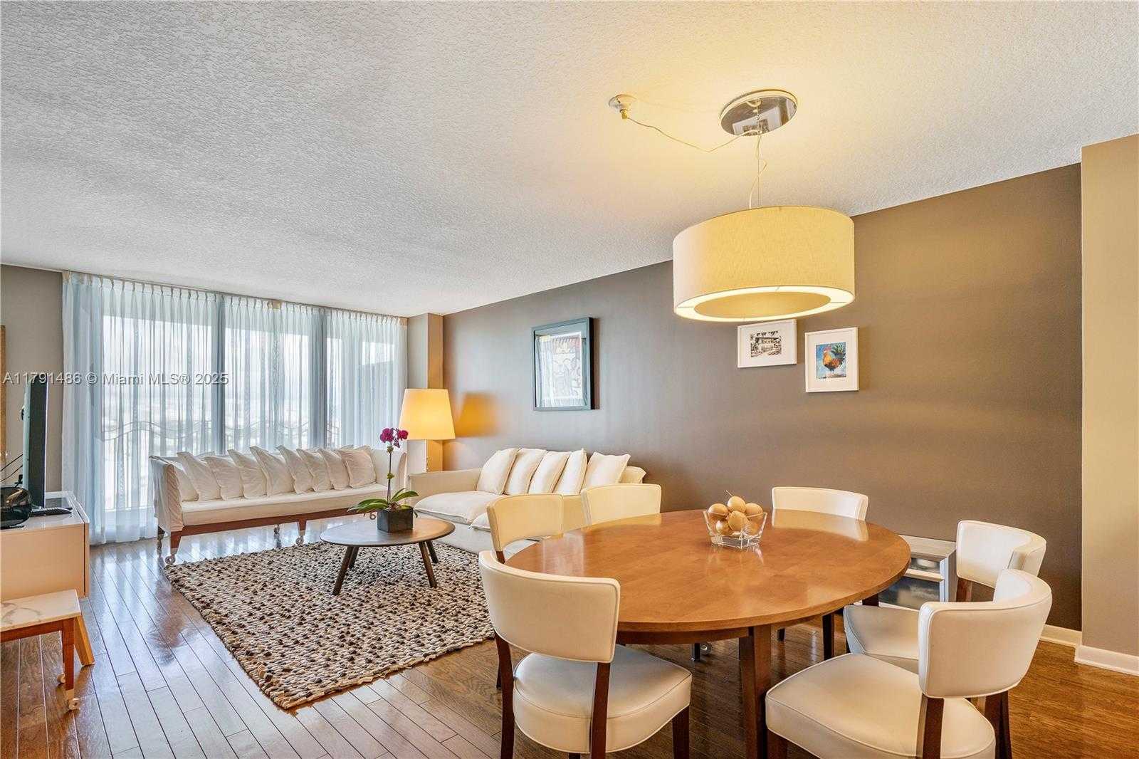 Small Image of 1500 OCEAN DR #810, Miami Beach Number 4