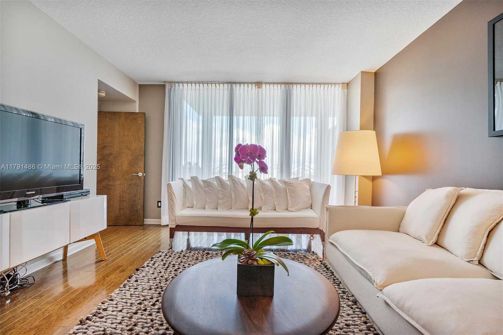 Small Image of 1500 OCEAN DR #810, Miami Beach Number 6