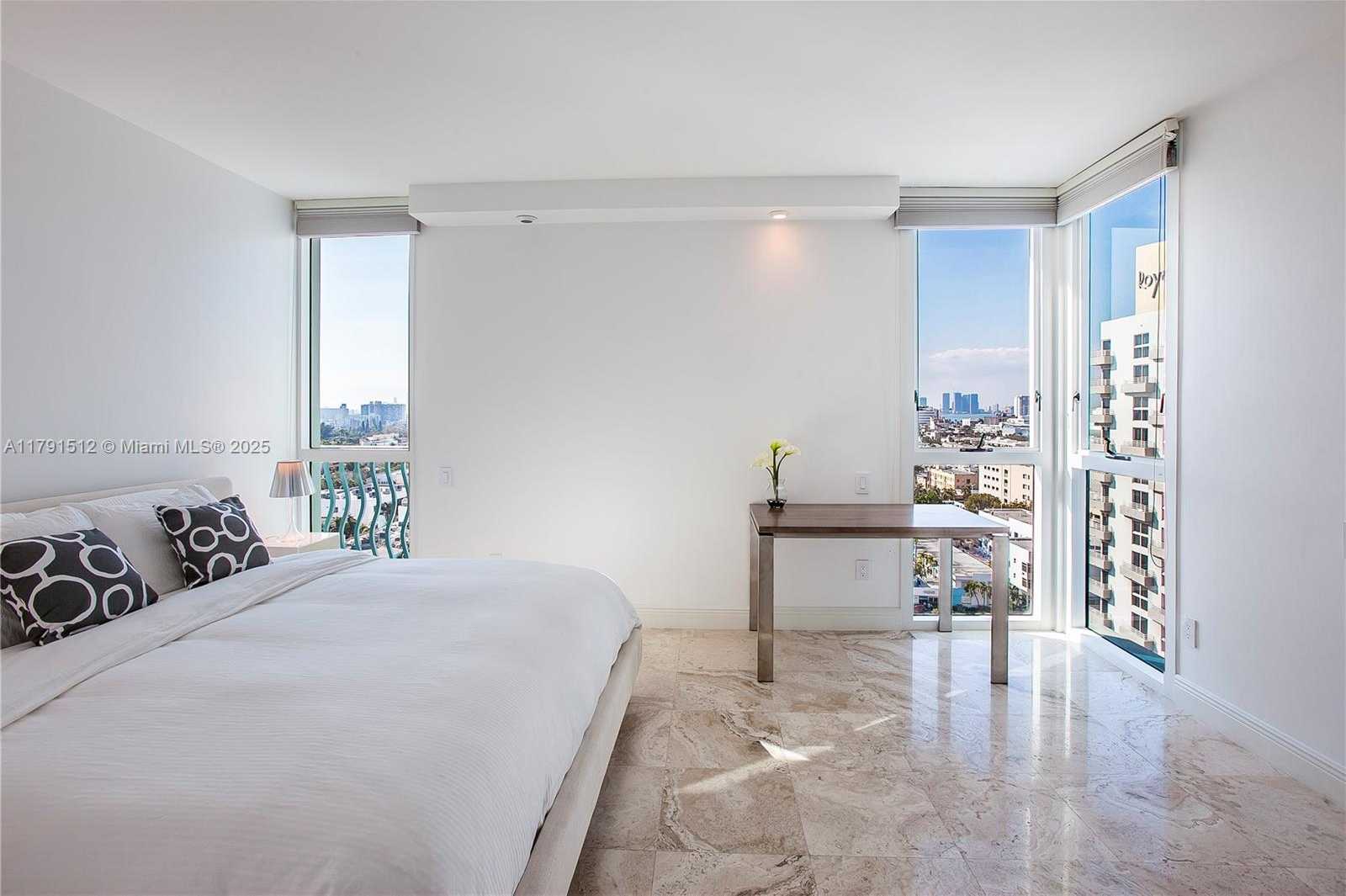 Small Image of 1500 OCEAN DR #PH-10, Miami Beach Number 11