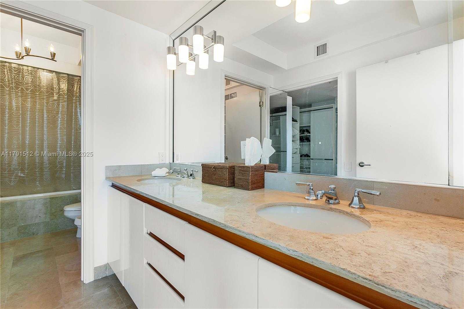 Small Image of 1500 OCEAN DR #PH-10, Miami Beach Number 12