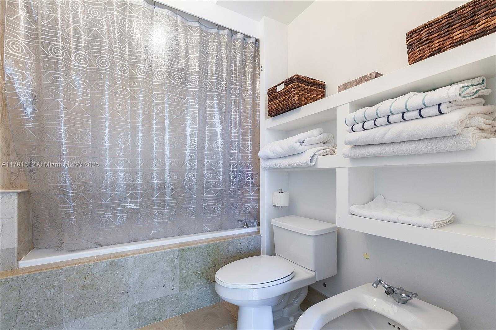 Small Image of 1500 OCEAN DR #PH-10, Miami Beach Number 13