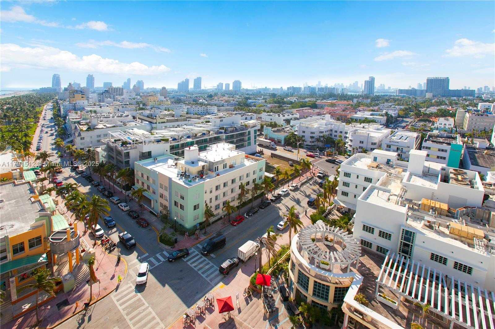 Small Image of 1500 OCEAN DR #PH-10, Miami Beach Number 4