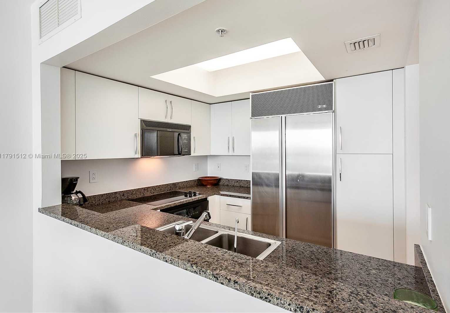 Small Image of 1500 OCEAN DR #PH-10, Miami Beach Number 7