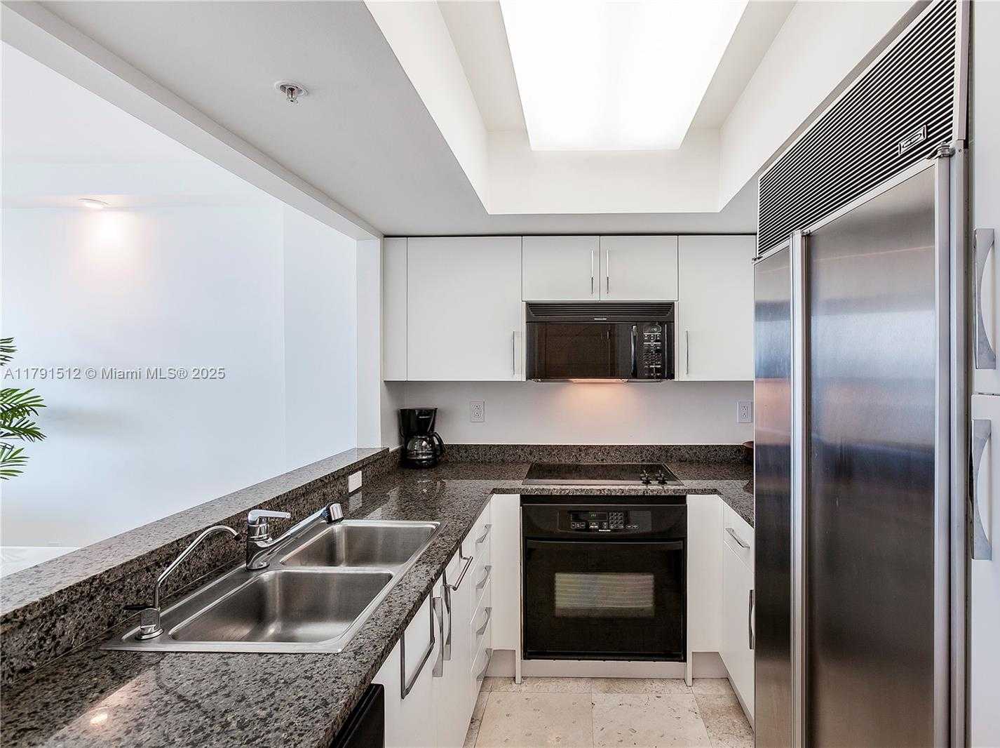 Small Image of 1500 OCEAN DR #PH-10, Miami Beach Number 8