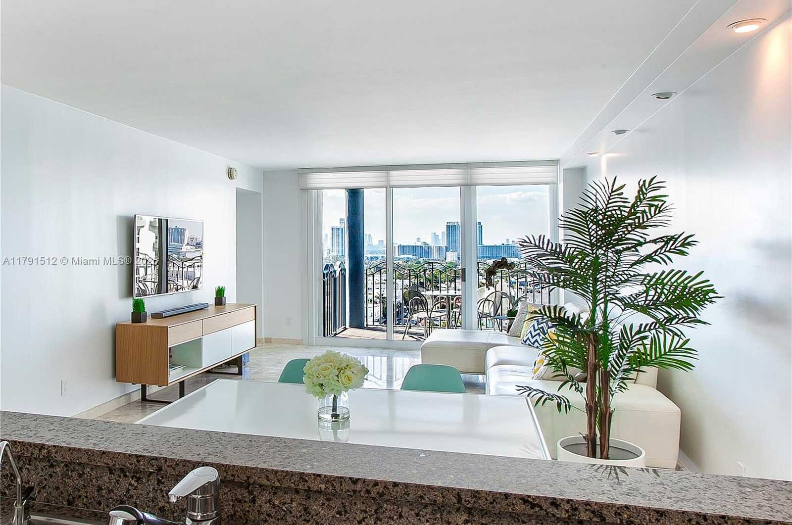 Small Image of 1500 OCEAN DR #PH-10, Miami Beach Number 9