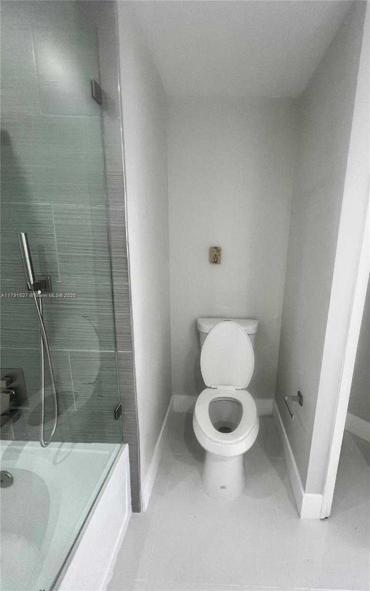 Small Image of 3115 NORTH EAST 184TH ST #4303, Aventura Number 31