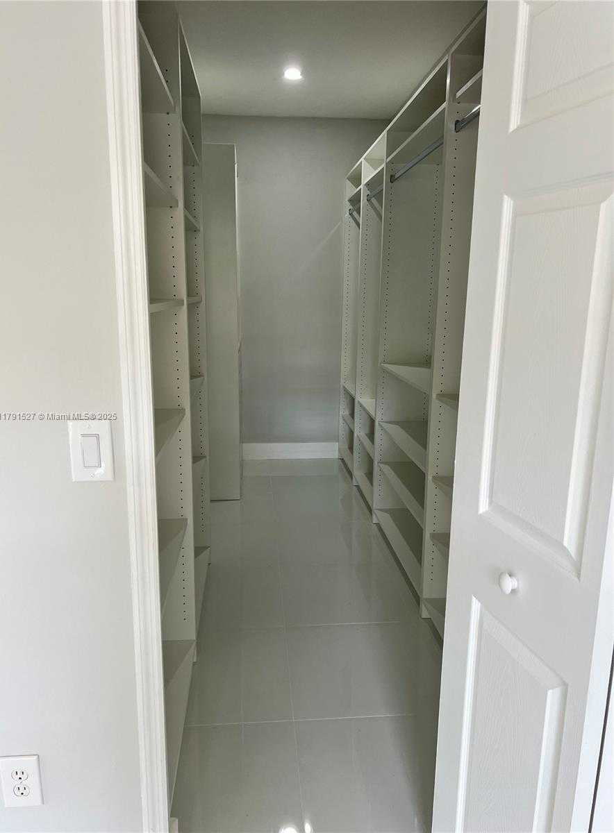 Small Image of 3115 NORTH EAST 184TH ST #4303, Aventura Number 37