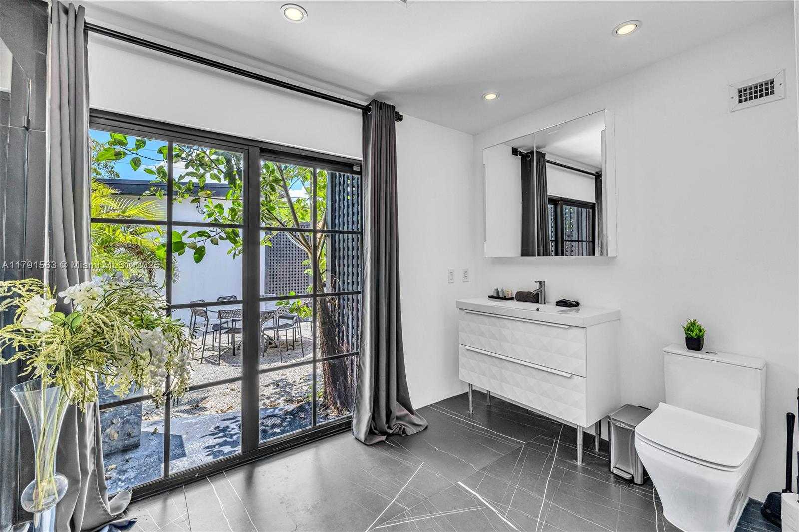Small Image of 560 NORTH WEST 116TH TER, Miami Number 28