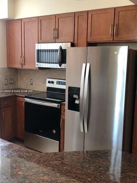 Small Image of 2000 NORTH BAYSHORE DR #402, Miami Number 2