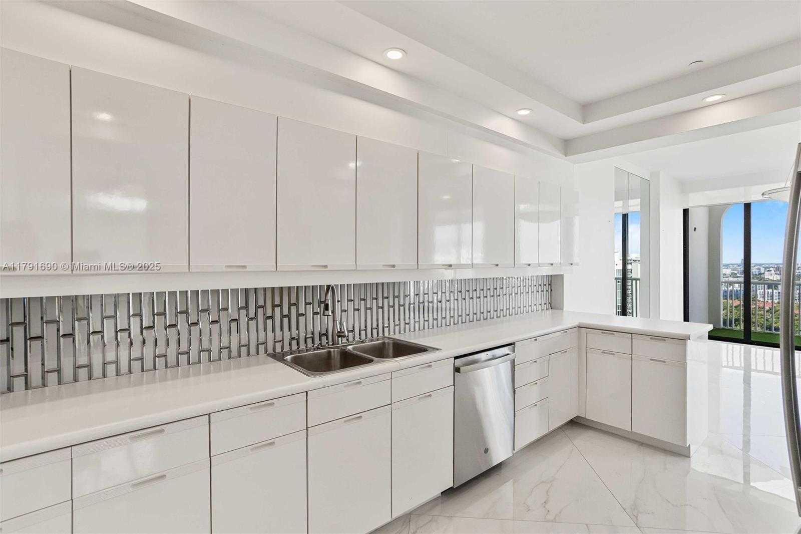 Small Image of 2000 ISLAND BLVD #PH-5, Aventura Number 14