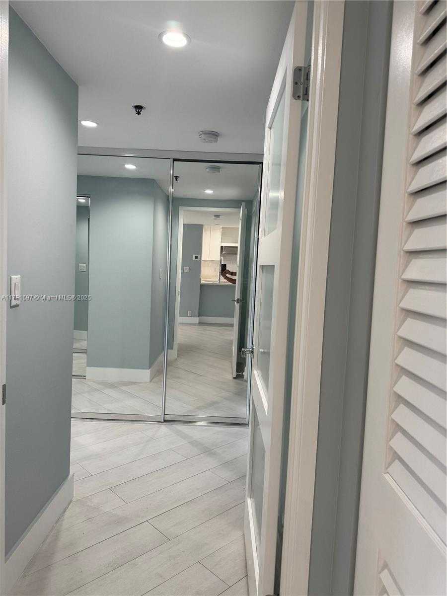 Small Image of 201 CRANDON BLVD #504, Key Biscayne Number 14