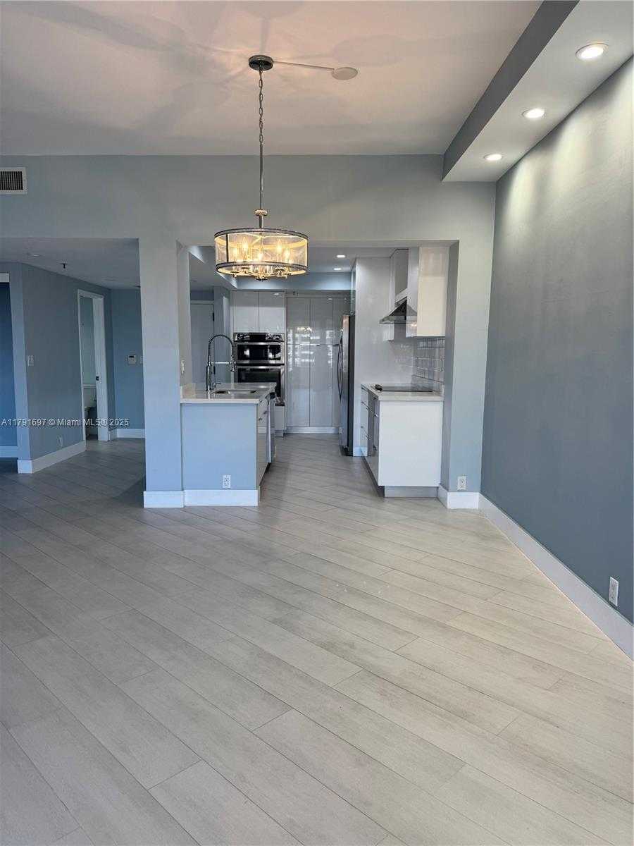 Small Image of 201 CRANDON BLVD #504, Key Biscayne Number 17
