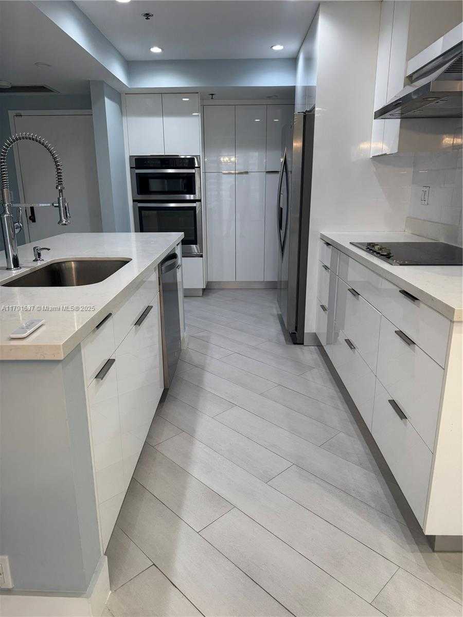 Small Image of 201 CRANDON BLVD #504, Key Biscayne Number 2