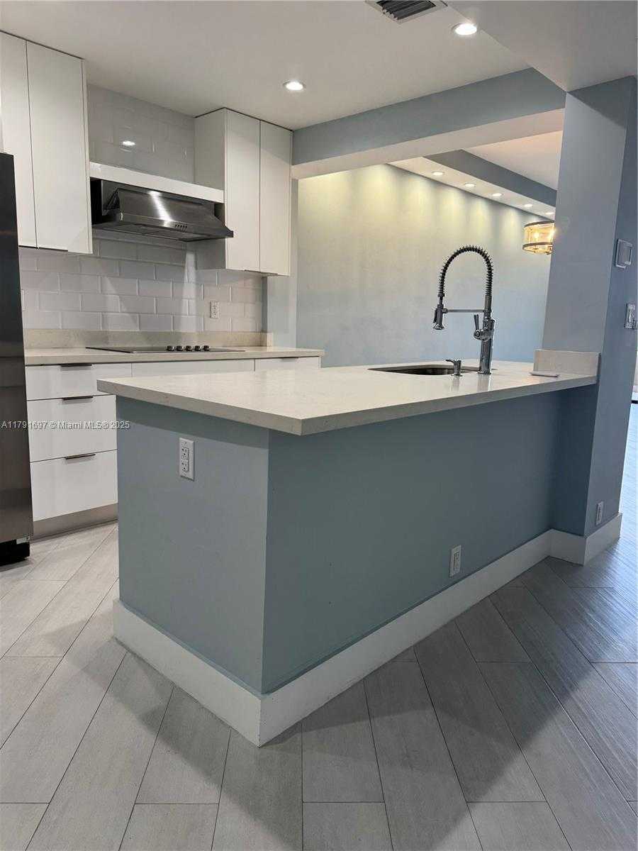 Small Image of 201 CRANDON BLVD #504, Key Biscayne Number 20
