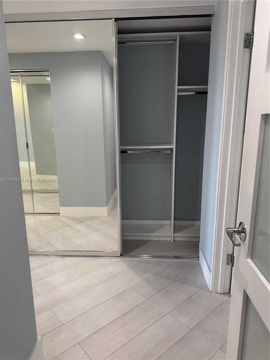 Small Image of 201 CRANDON BLVD #504, Key Biscayne Number 4