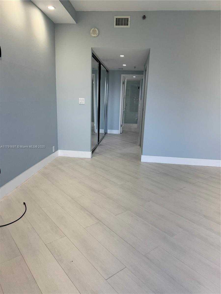 Small Image of 201 CRANDON BLVD #504, Key Biscayne Number 5