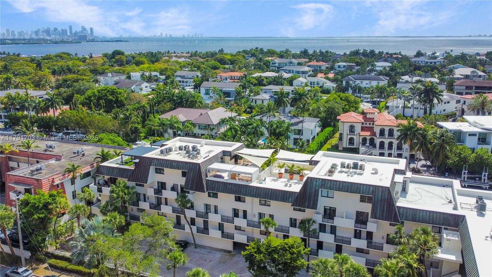 Small Image of 6901 EDGEWATER DR #321, Coral Gables Number 10