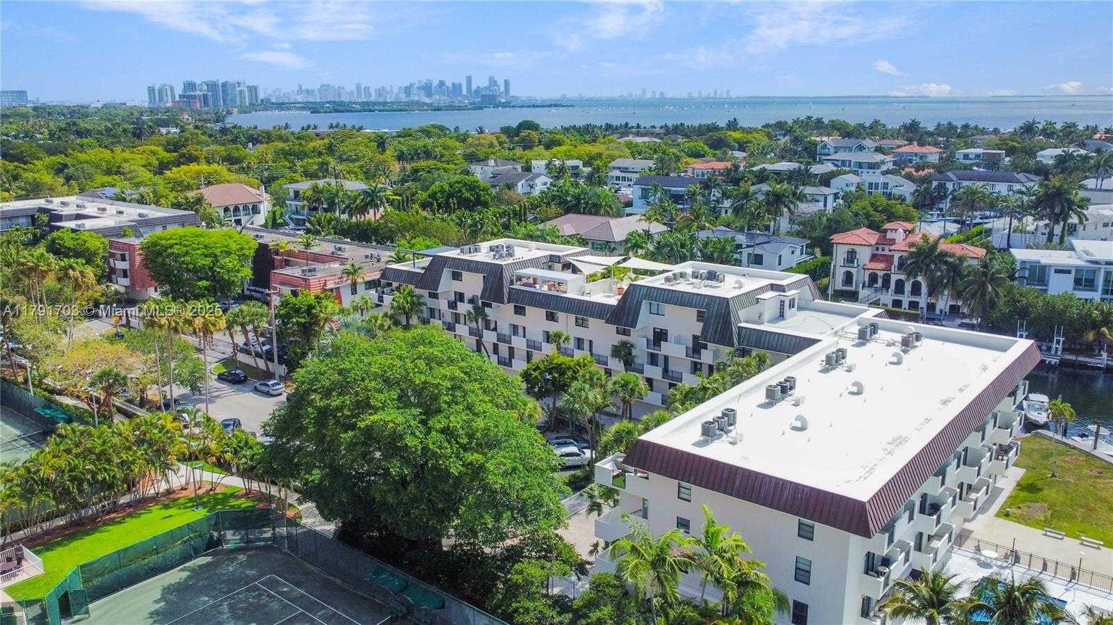 Small Image of 6901 EDGEWATER DR #321, Coral Gables Number 11