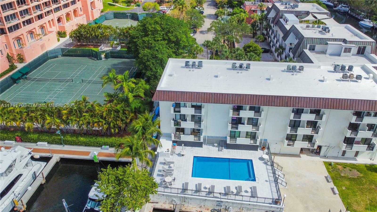 Small Image of 6901 EDGEWATER DR #321, Coral Gables Number 12