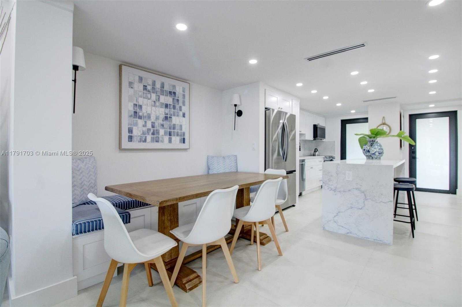 Small Image of 6901 EDGEWATER DR #321, Coral Gables Number 15
