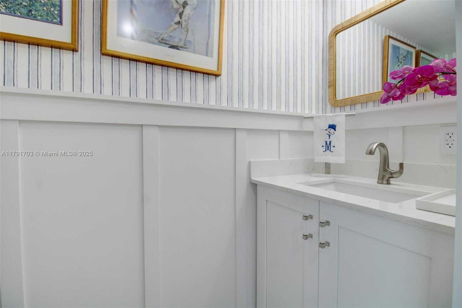 Small Image of 6901 EDGEWATER DR #321, Coral Gables Number 19