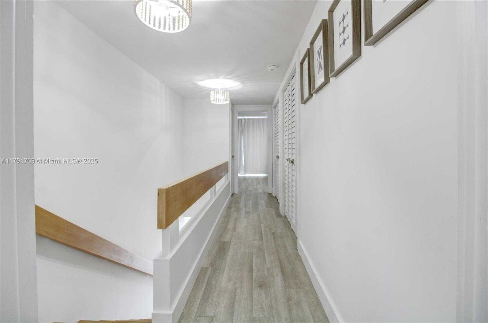 Small Image of 6901 EDGEWATER DR #321, Coral Gables Number 20