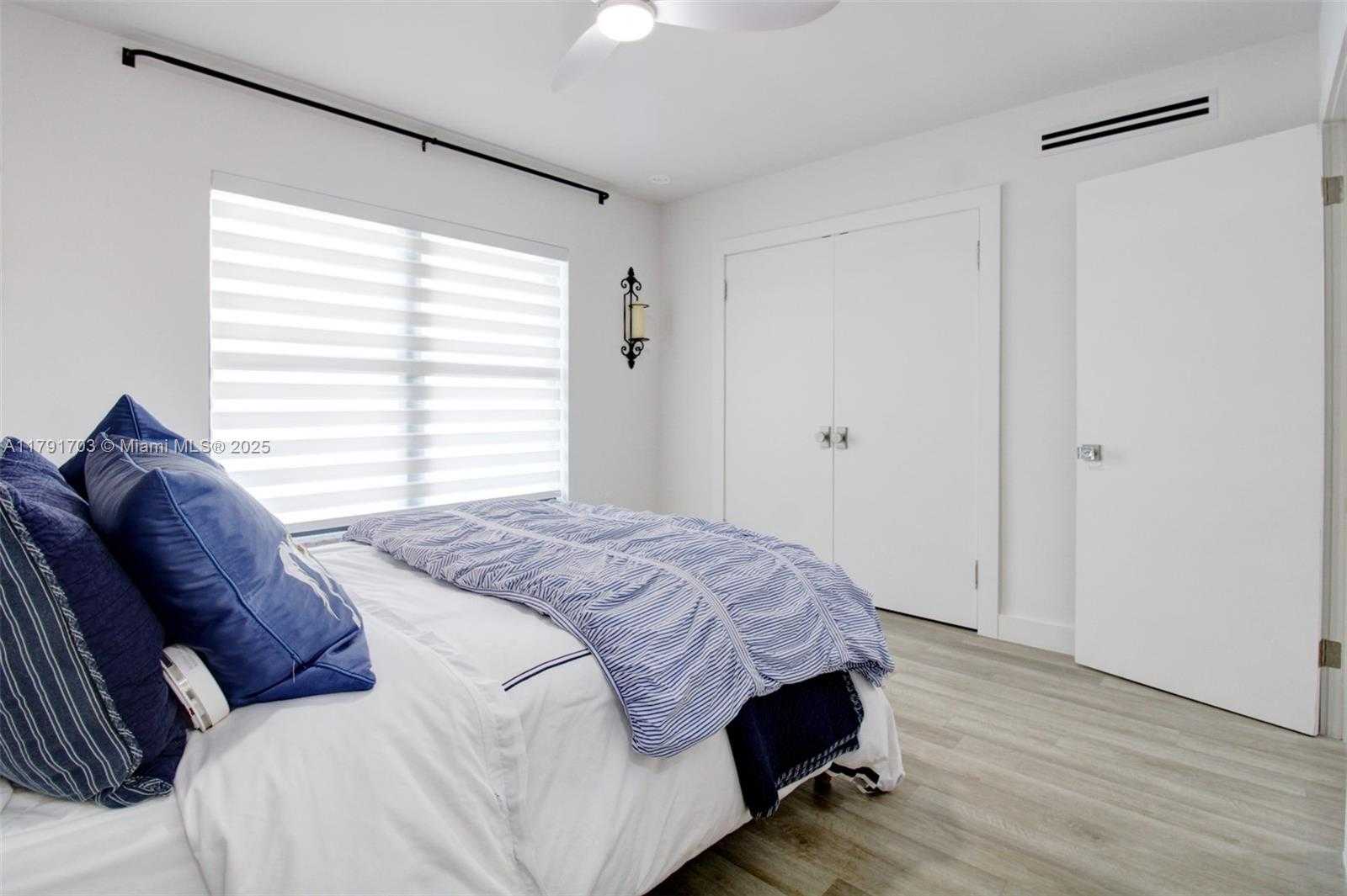 Small Image of 6901 EDGEWATER DR #321, Coral Gables Number 23