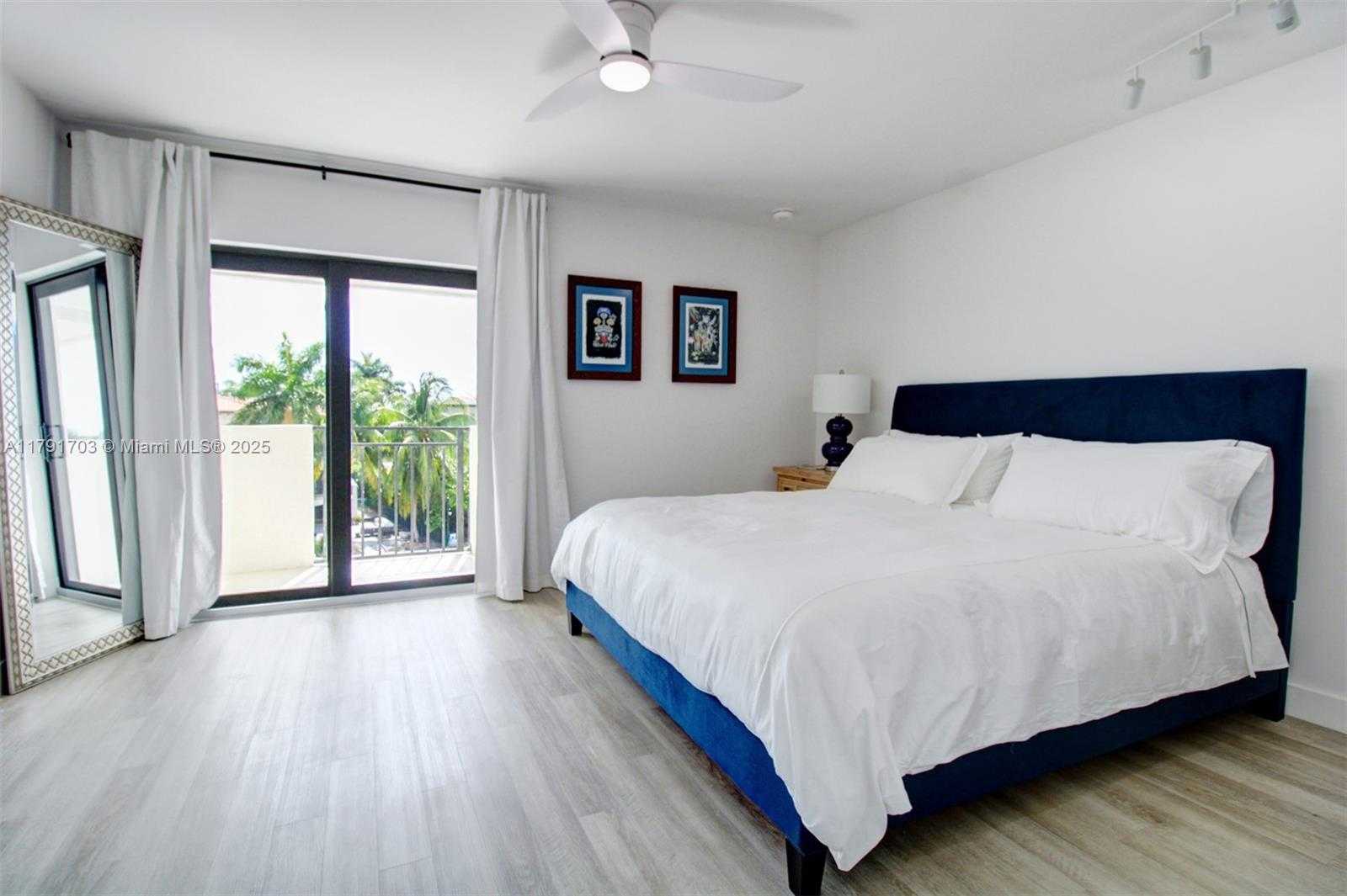 Small Image of 6901 EDGEWATER DR #321, Coral Gables Number 25