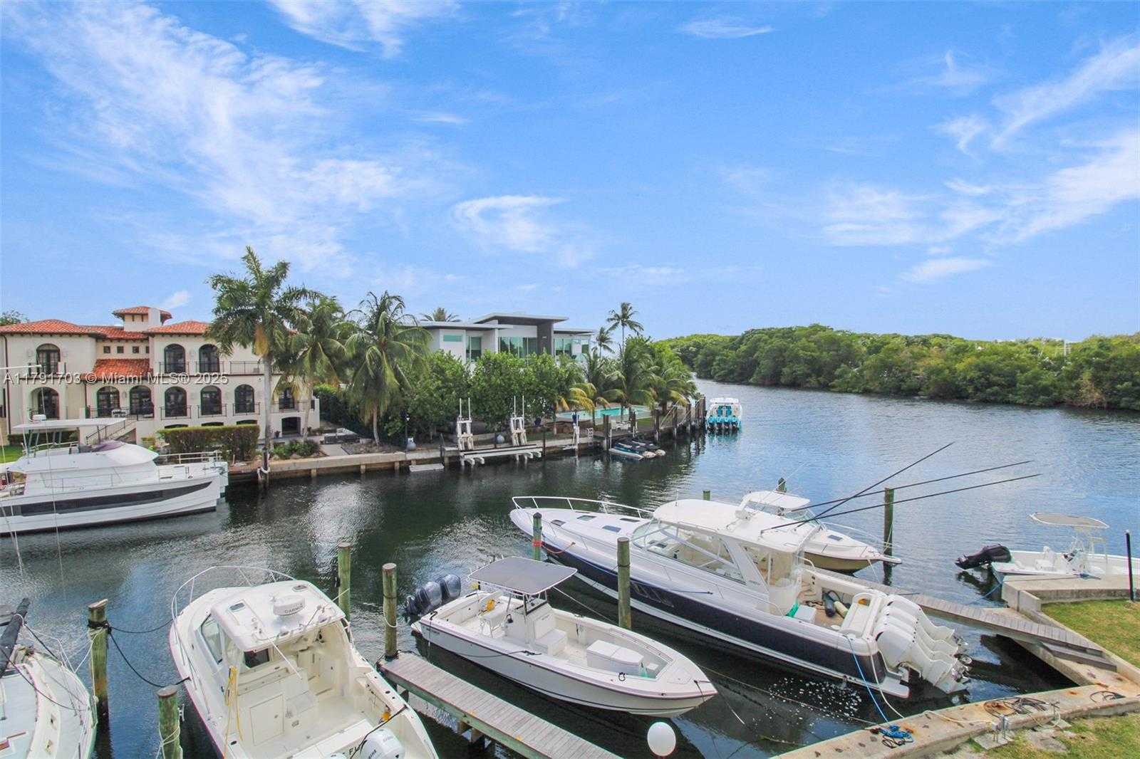 Small Image of 6901 EDGEWATER DR #321, Coral Gables Number 7