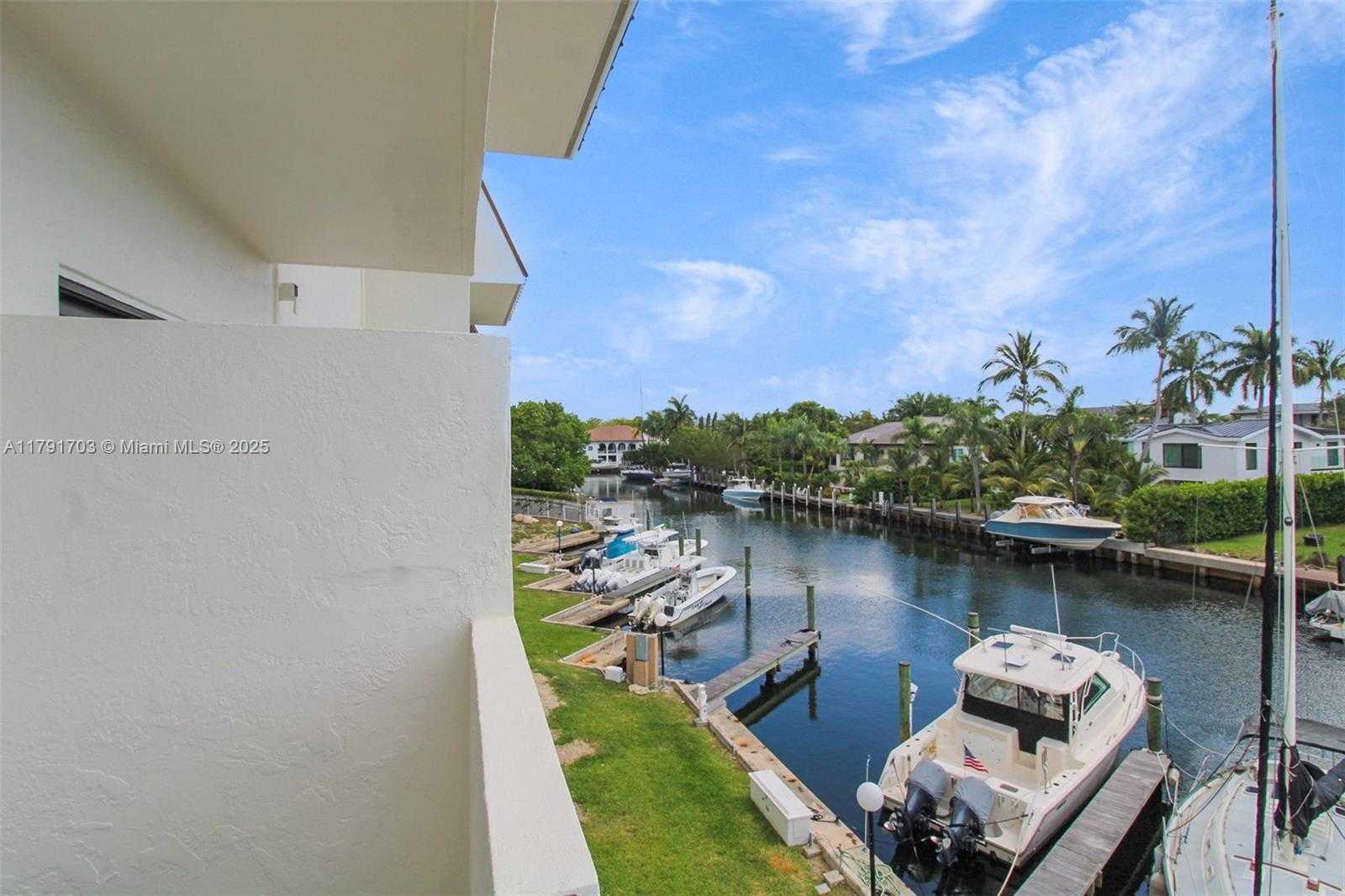 Small Image of 6901 EDGEWATER DR #321, Coral Gables Number 8