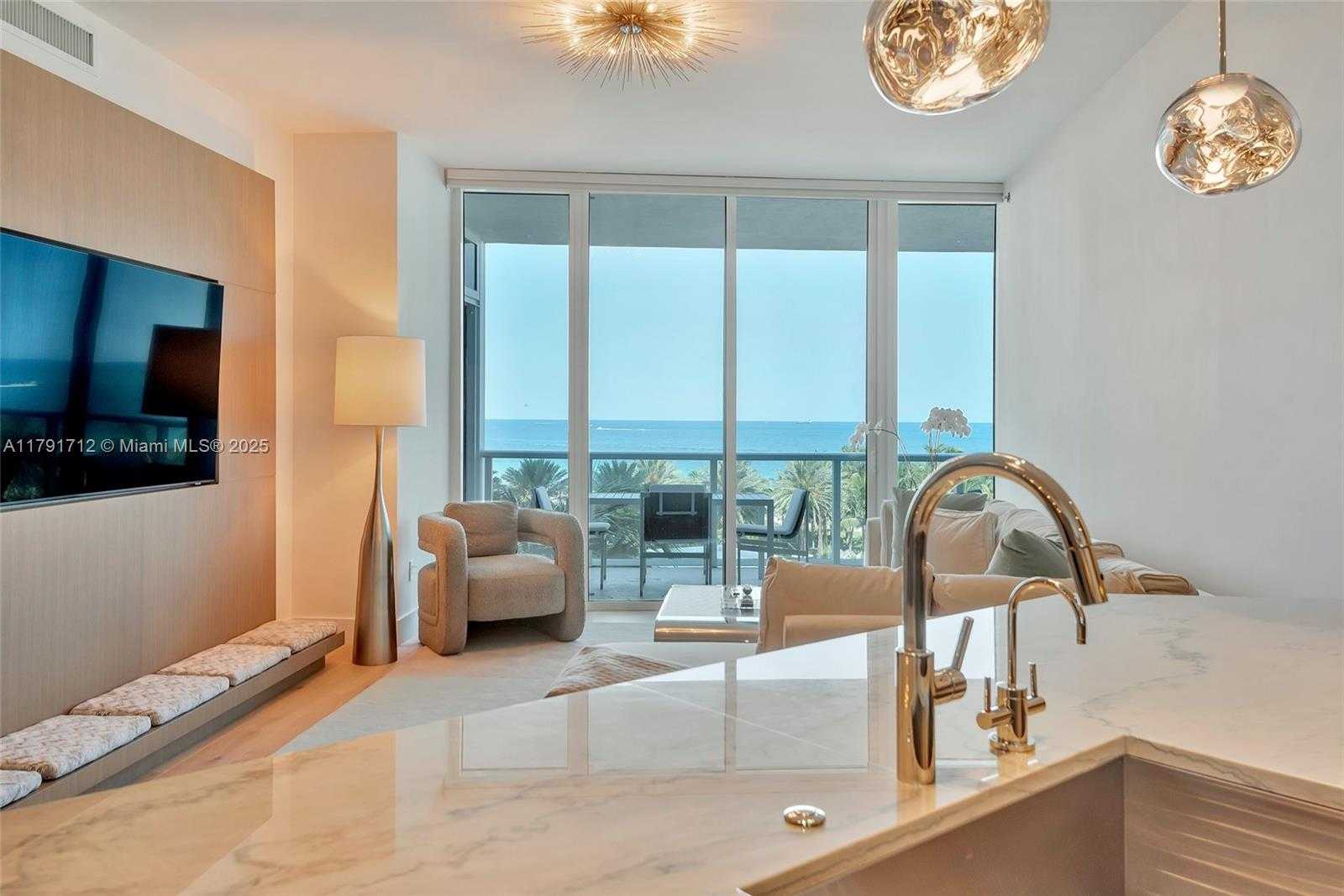Small Image of 100 SOUTH POINTE DR #708, Miami Beach Number 19