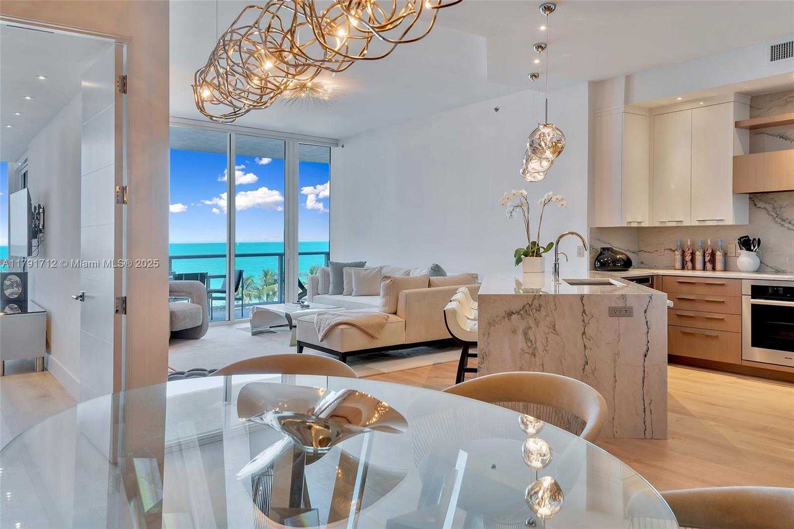 Small Image of 100 SOUTH POINTE DR #708, Miami Beach Number 20