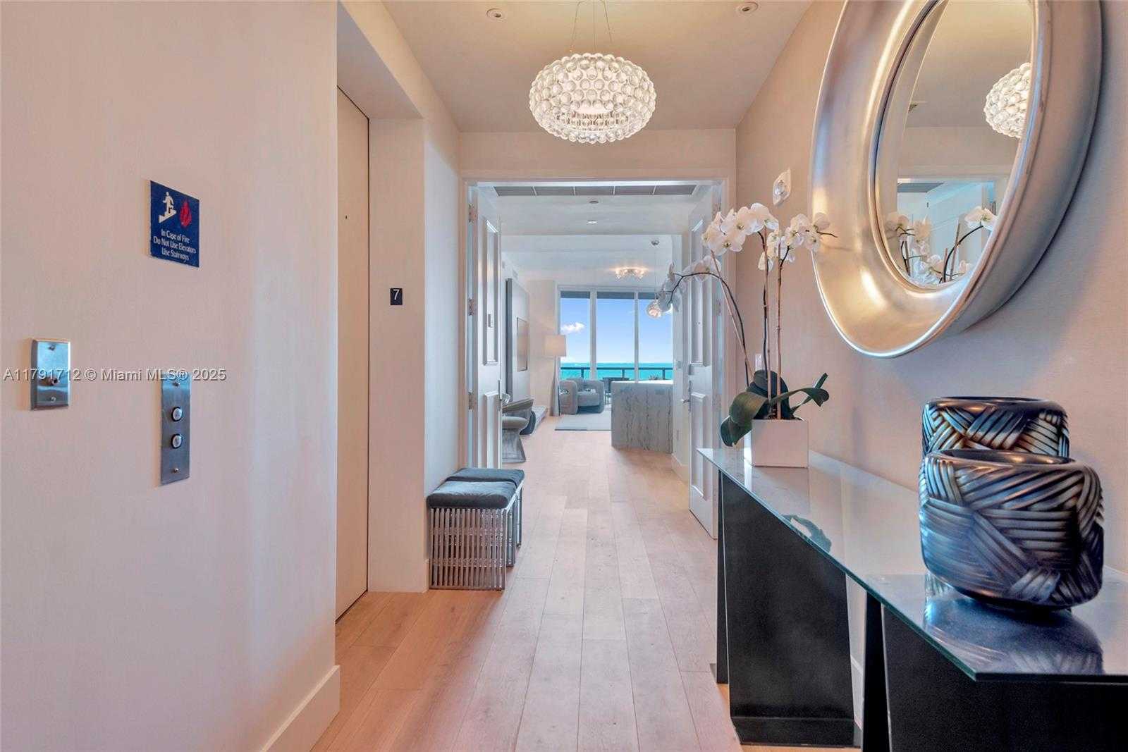 Small Image of 100 SOUTH POINTE DR #708, Miami Beach Number 21