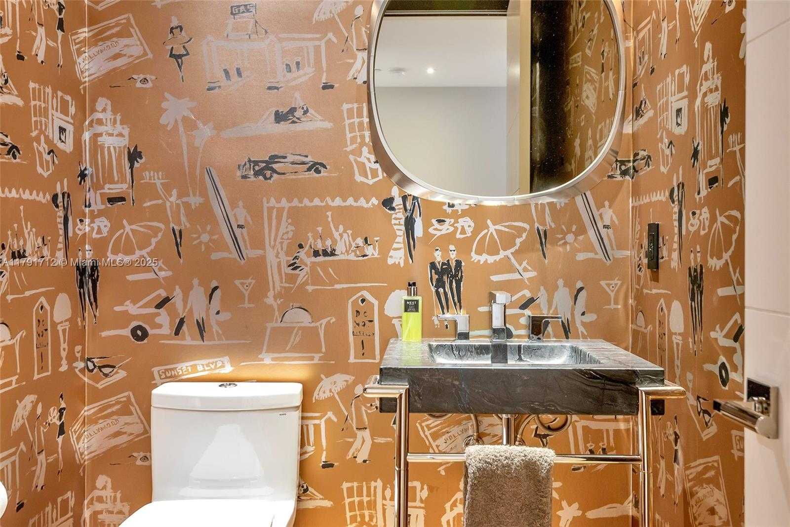 Small Image of 100 SOUTH POINTE DR #708, Miami Beach Number 31
