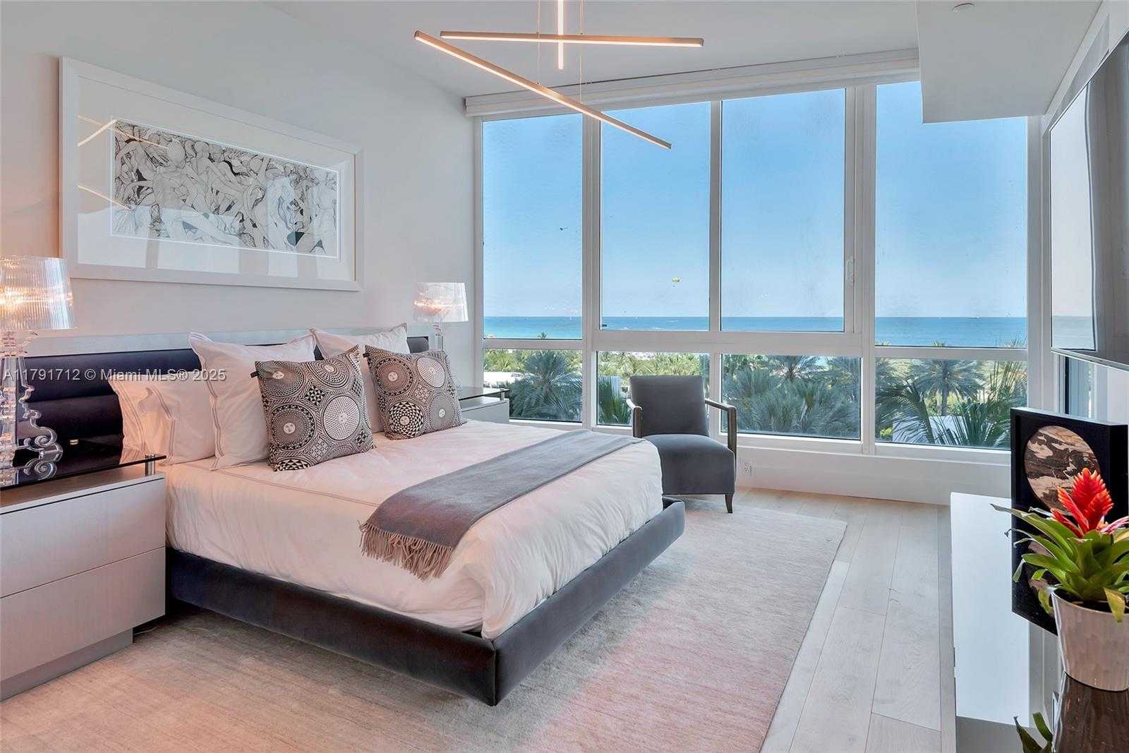 Small Image of 100 SOUTH POINTE DR #708, Miami Beach Number 35