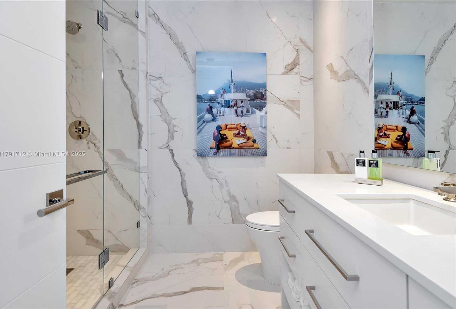 Small Image of 100 SOUTH POINTE DR #708, Miami Beach Number 40