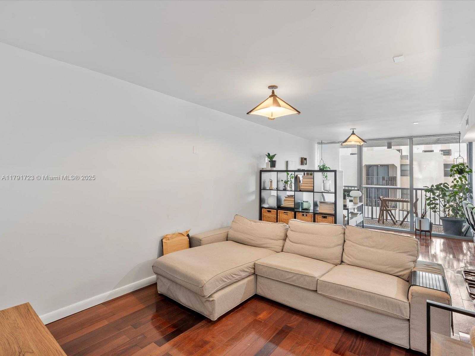 Small Image of 2655 COLLINS AVE #510, Miami Beach Number 10