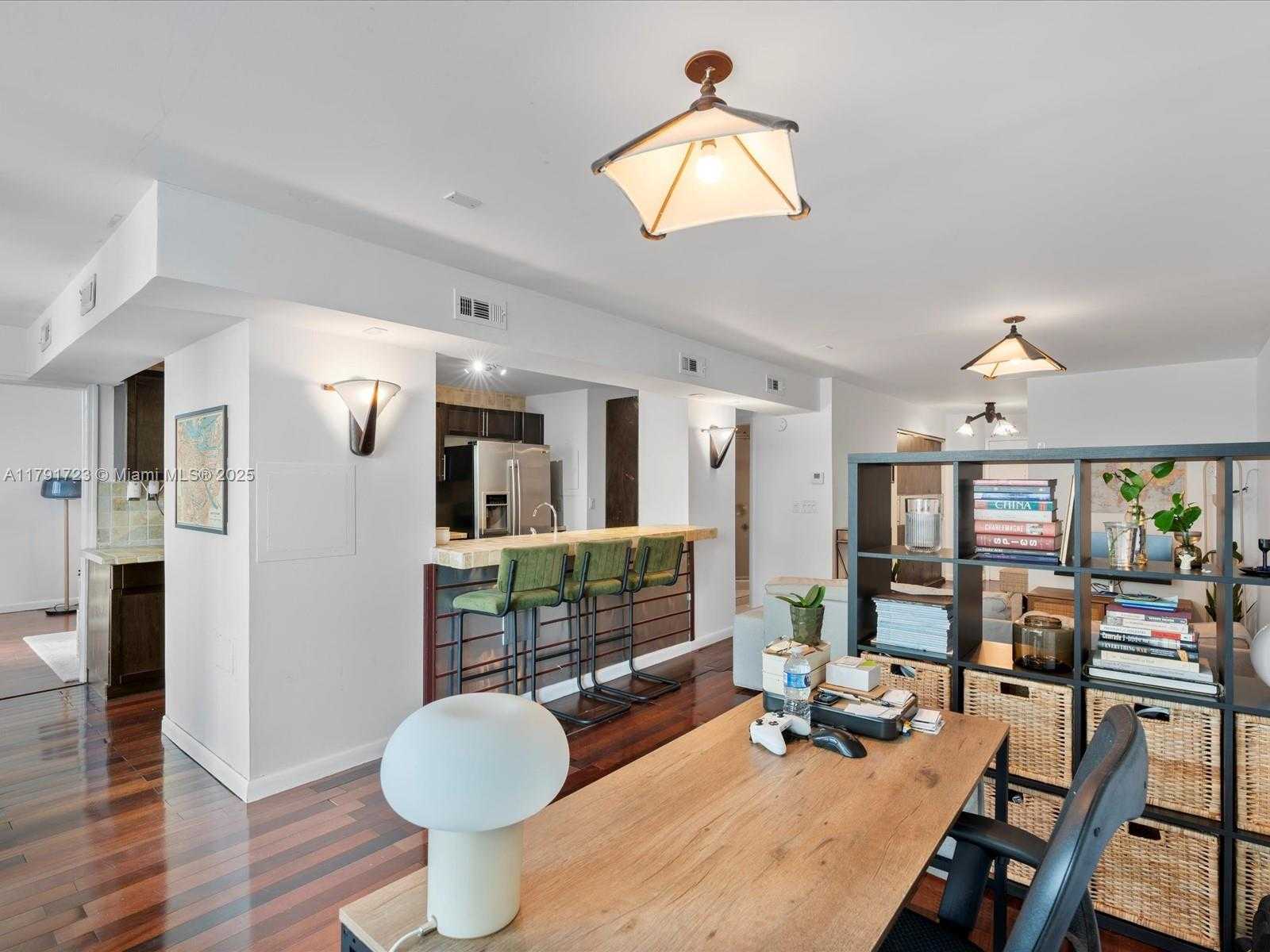 Small Image of 2655 COLLINS AVE #510, Miami Beach Number 11