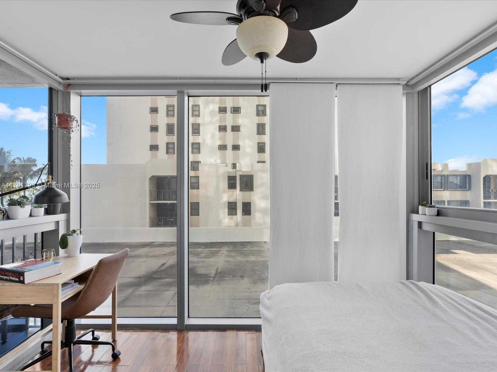 Small Image of 2655 COLLINS AVE #510, Miami Beach Number 19