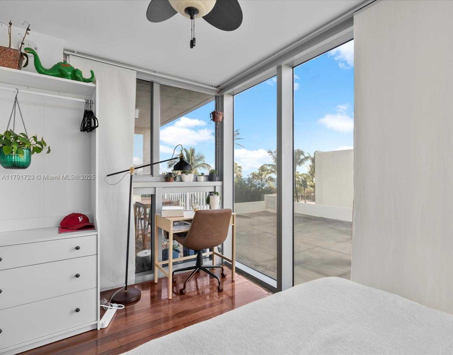 Small Image of 2655 COLLINS AVE #510, Miami Beach Number 20