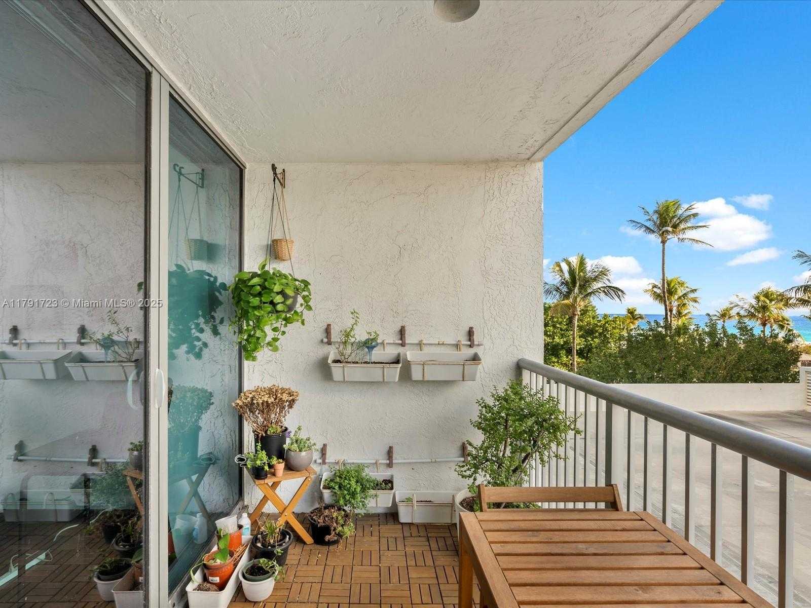 Small Image of 2655 COLLINS AVE #510, Miami Beach Number 25