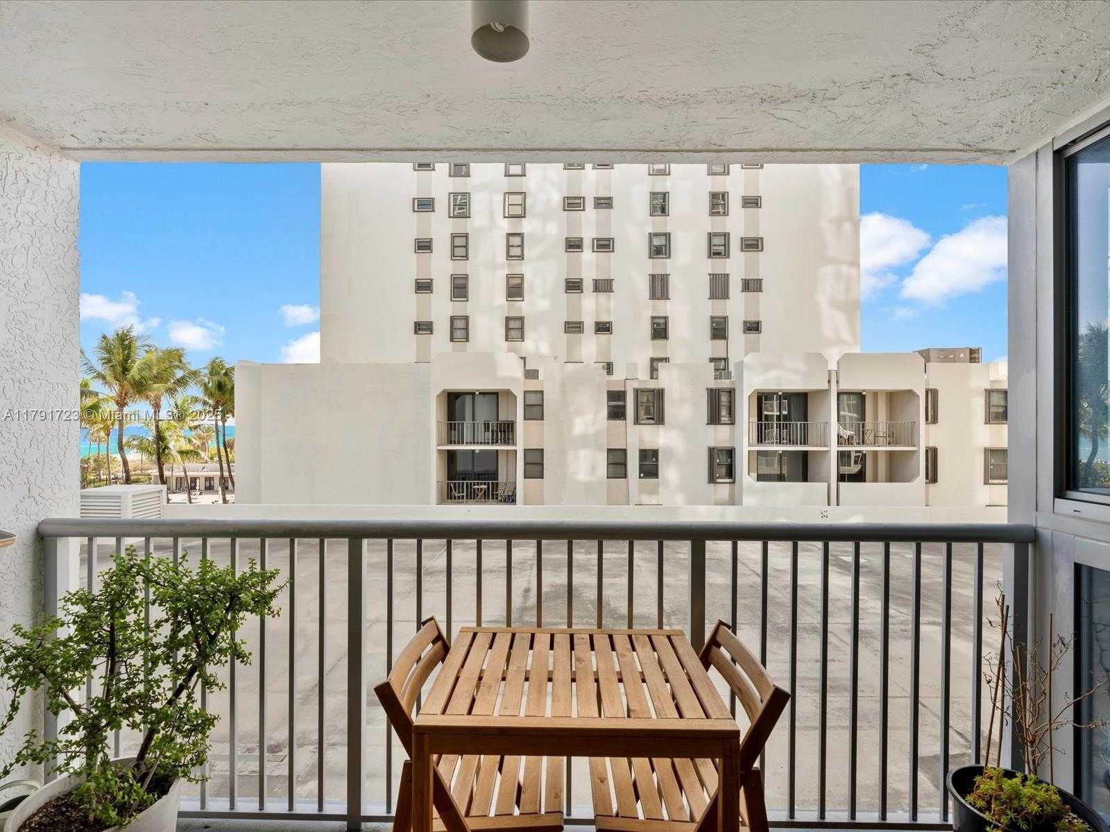 Small Image of 2655 COLLINS AVE #510, Miami Beach Number 26