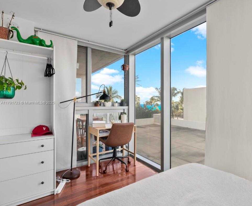Small Image of 2655 COLLINS AVE #510, Miami Beach Number 27