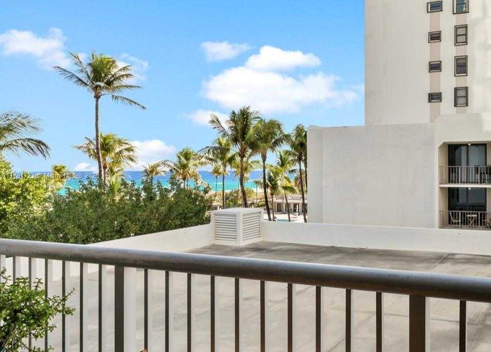 Small Image of 2655 COLLINS AVE #510, Miami Beach Number 3