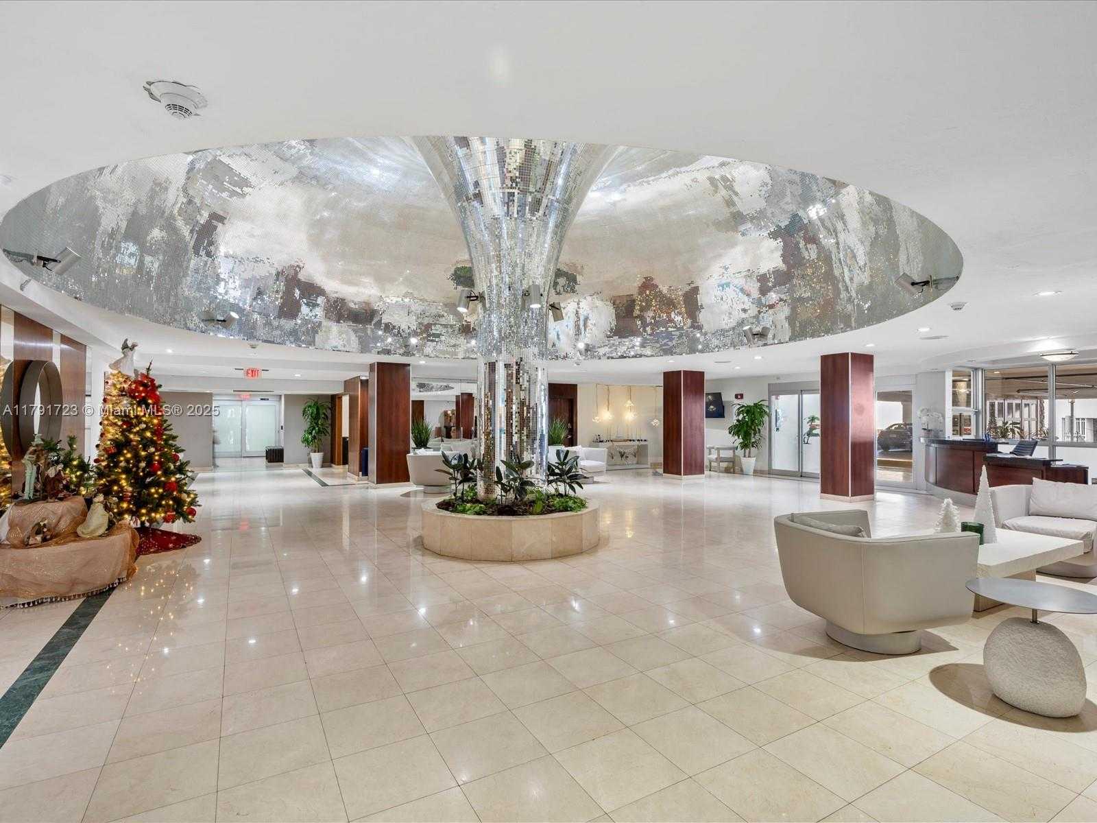 Small Image of 2655 COLLINS AVE #510, Miami Beach Number 32