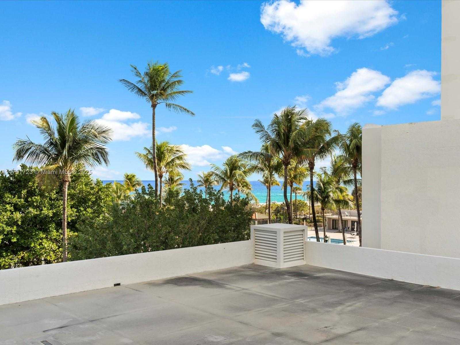 Small Image of 2655 COLLINS AVE #510, Miami Beach Number 4