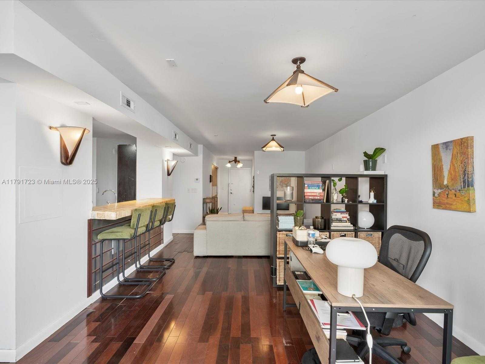 Small Image of 2655 COLLINS AVE #510, Miami Beach Number 8