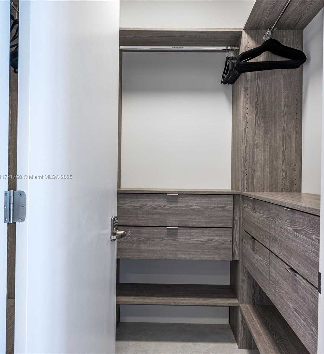 Small Image of 3535 SOUTH OCEAN DRIVE #1904, Hollywood Number 14
