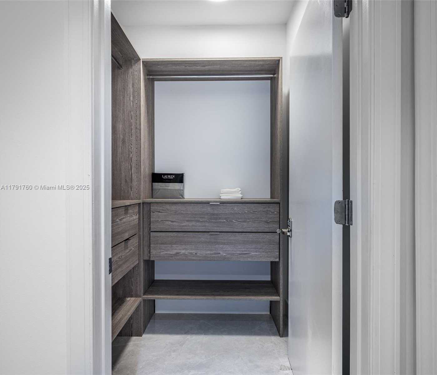 Small Image of 3535 SOUTH OCEAN DRIVE #1904, Hollywood Number 15