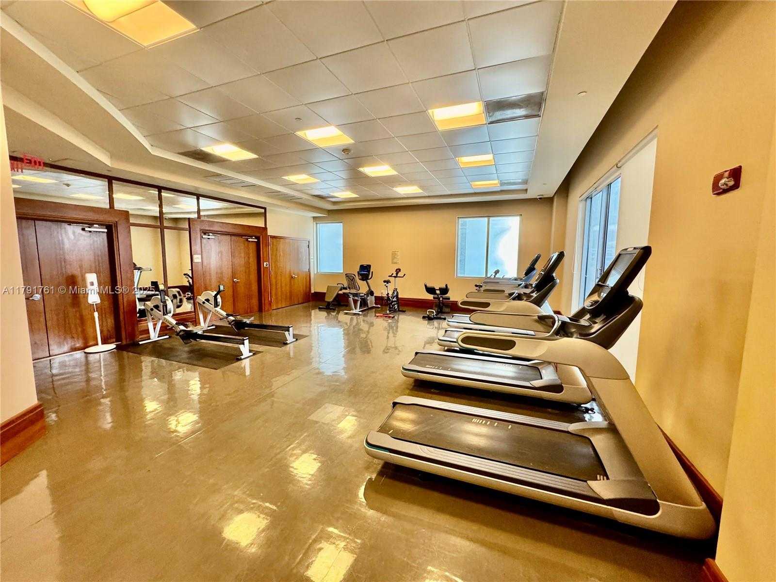 Small Image of 1060 BRICKELL AVE #3205, Miami Number 15